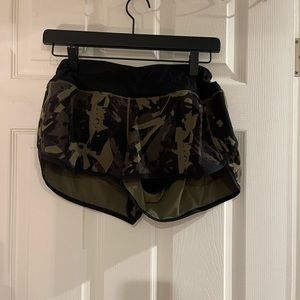 Lululemon: waterproof speed up short 2.5”